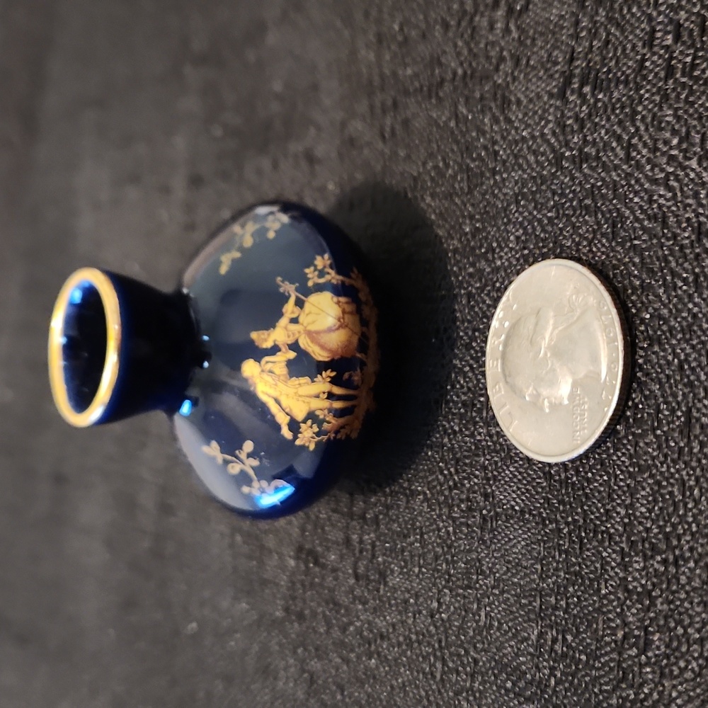 VINTAGE LIMOGES COBALT BLUE "THE COURTSHIP" MINIATURE VASE. "6" - Picture 3 of 5